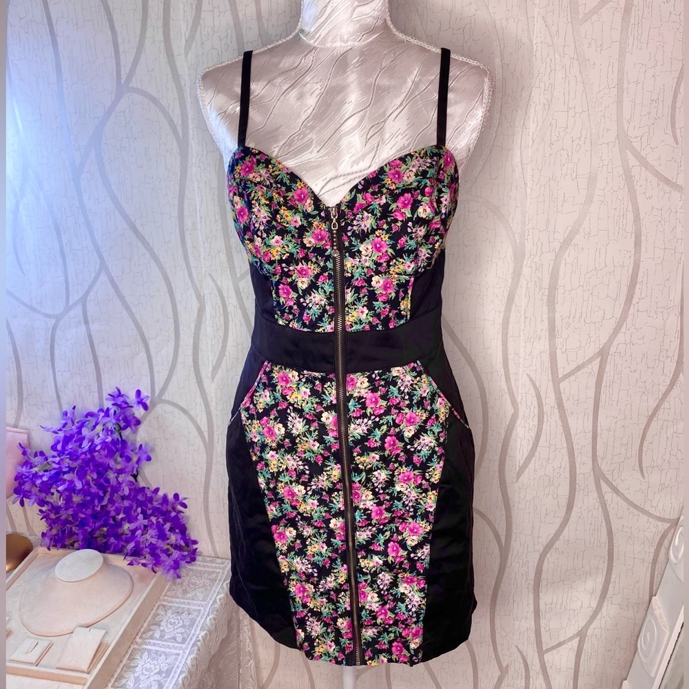π· Guess π· Vintage Corset Style Floral Zipper Front Dress w/ Pockets - Picture 2 of 13